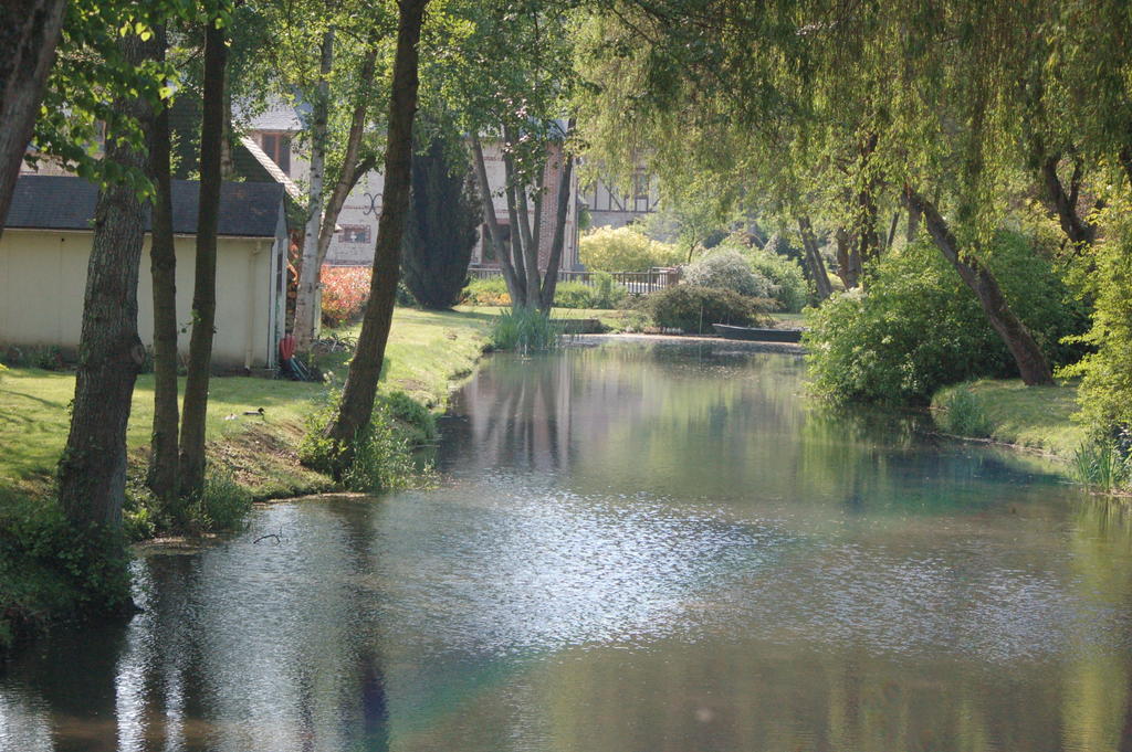 La Chaiserie La Croix-Saint-Leufroy Екстер'єр фото