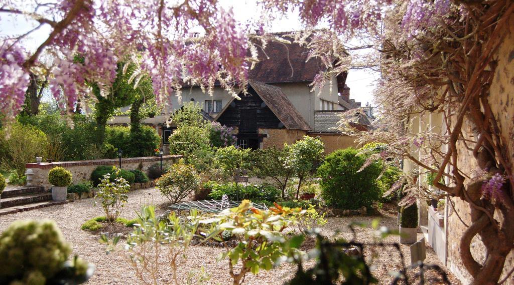 La Chaiserie La Croix-Saint-Leufroy Екстер'єр фото